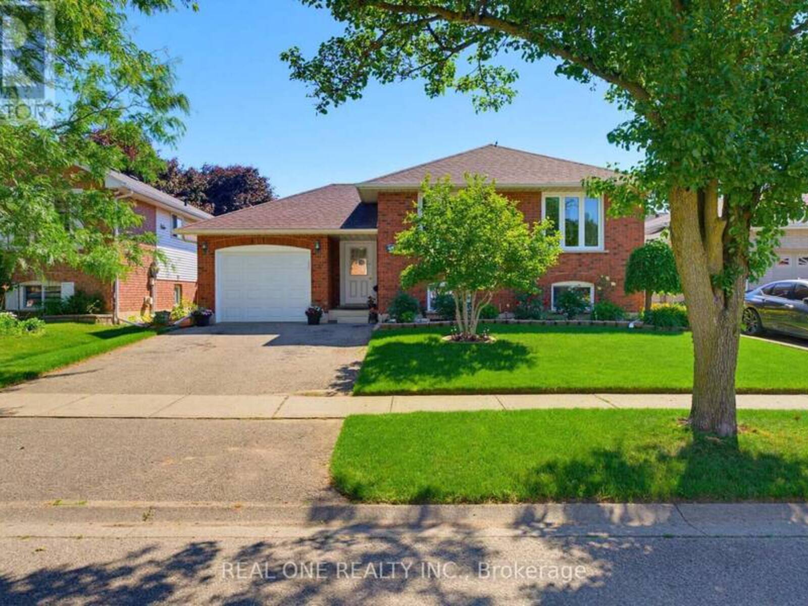 47 TRILLIUM WAY, Brantford, Ontario N3R 7T8