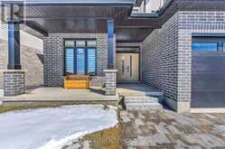 944 TRAILSWAY AVENUE | London Ontario | Slide Image Three
