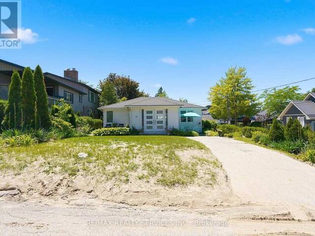 70 OAK STREET Grand Bend Ontario, N0M 1T0 - 3 Bedrooms Home For Sale