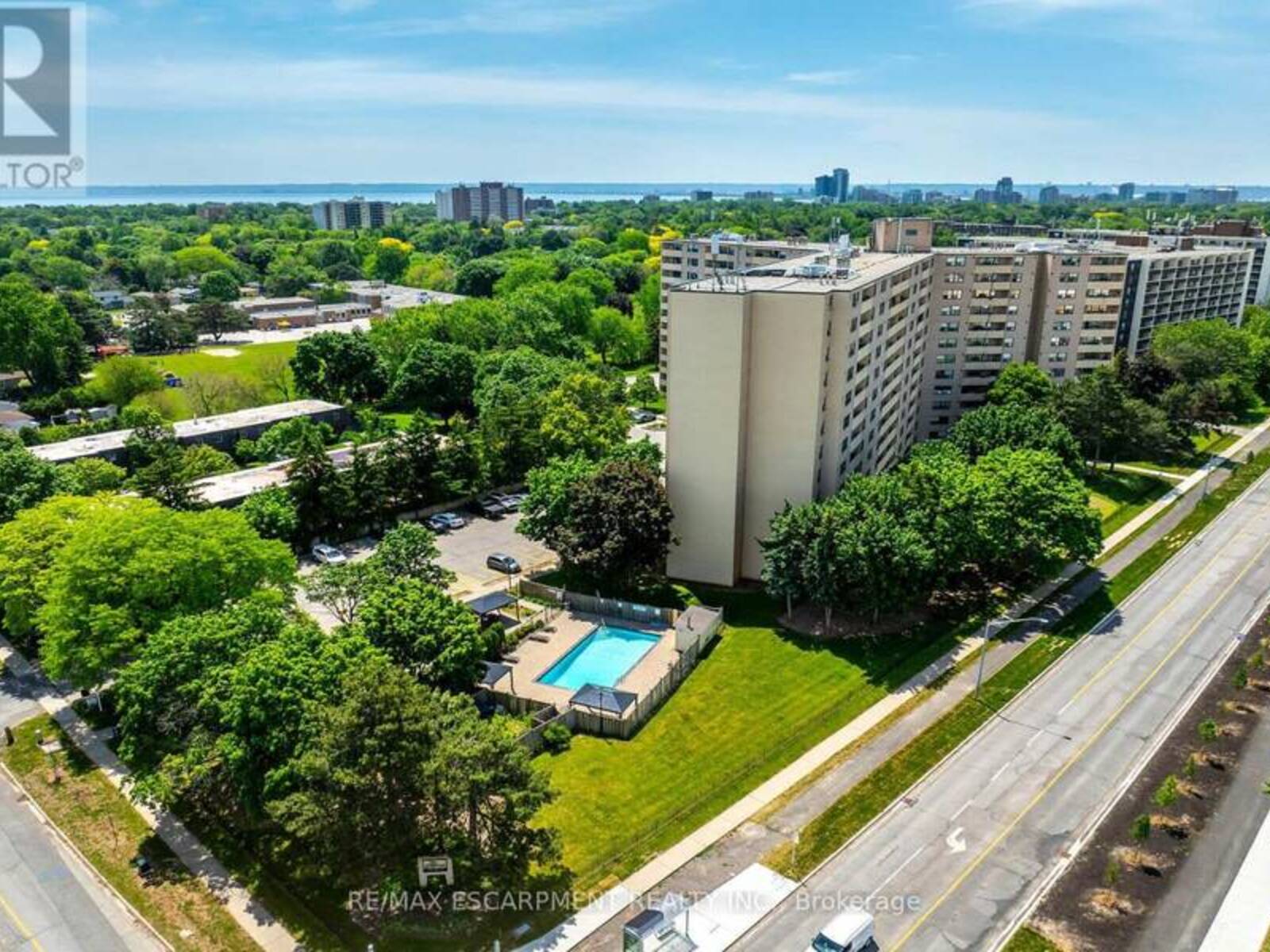 1005 - 700 DYNES ROAD, Burlington, Ontario L8N 3M2