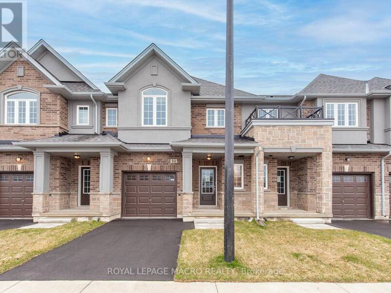22 LINDEN PARK LANE, Hamilton, Ontario L9A 1Y1
