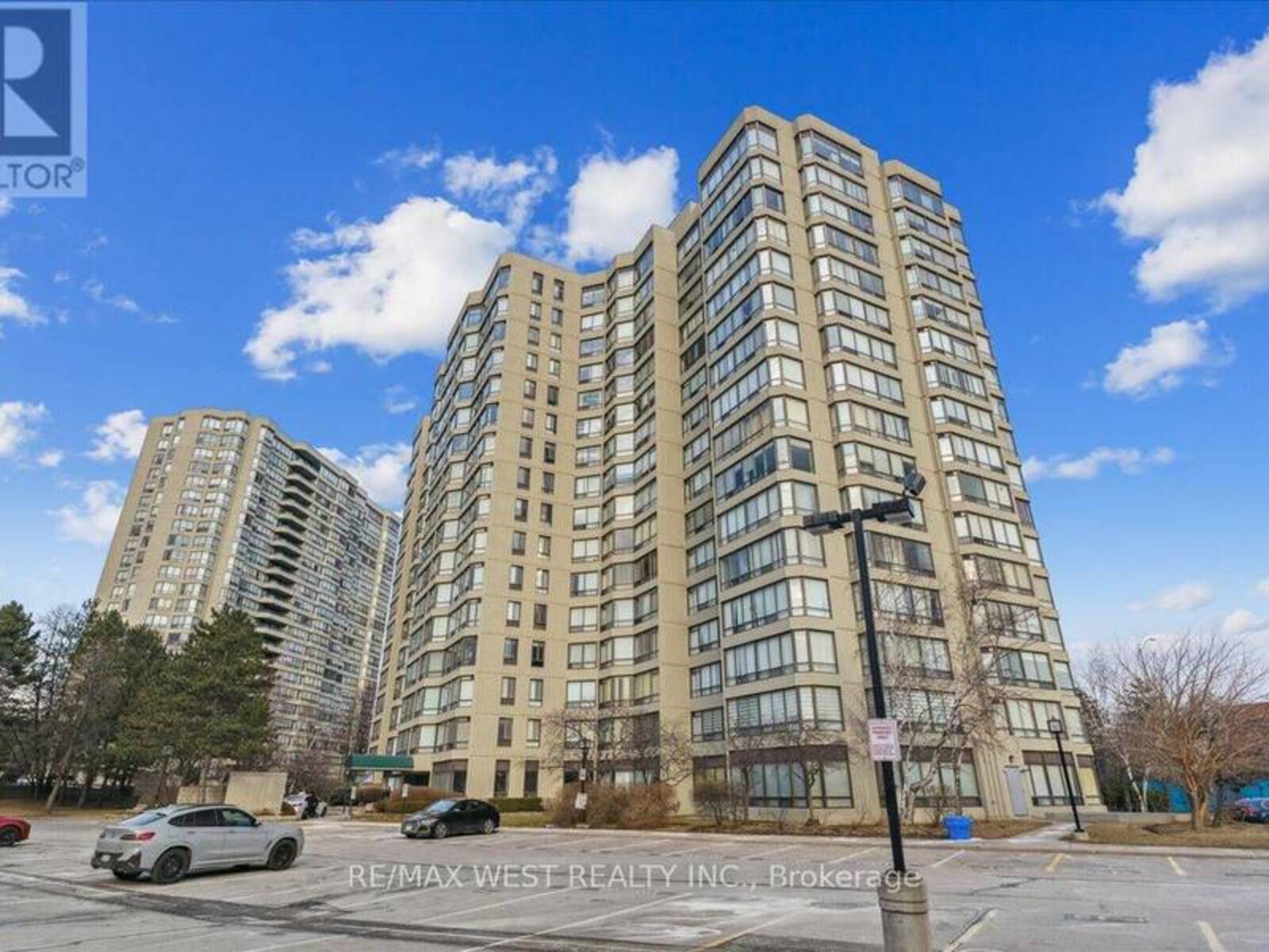 905 - 26 HANOVER ROAD, Brampton, Ontario L6S 4T2