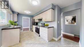 22 ROYAL DOULTON DRIVE | Toronto Ontario | Slide Image Nine
