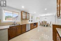 29 WESTWOOD LANE | Richmond Hill Ontario | Slide Image Eight