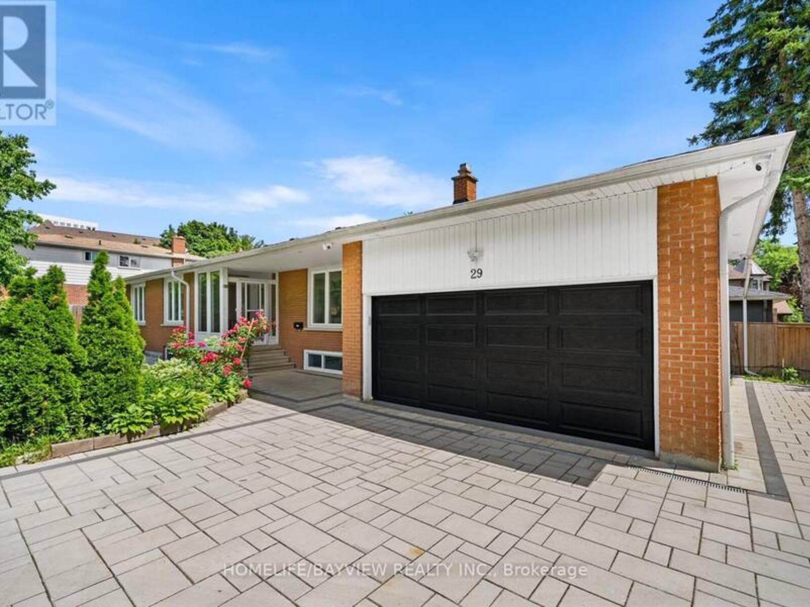 29 WESTWOOD LANE, Richmond Hill, Ontario L4C 6X4