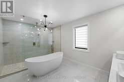 102 MILLPOND ROAD | Niagara-on-the-Lake Ontario | Slide Image Twenty-two