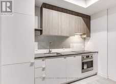 228 - 161 ROEHAMPTON AVENUE | Toronto Ontario | Slide Image Nine