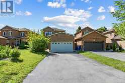 350 PICKERING CRESCENT | Newmarket Ontario | Slide Image One