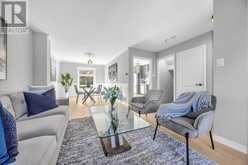 350 PICKERING CRESCENT | Newmarket Ontario | Slide Image Six