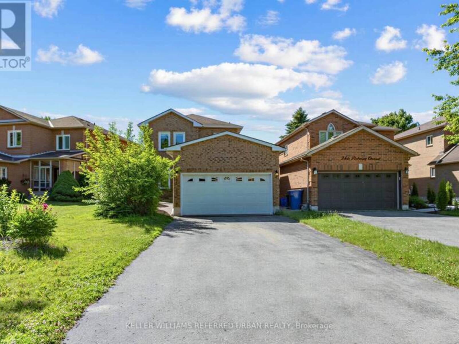 350 PICKERING CRESCENT, Newmarket, Ontario L3Y 8G7