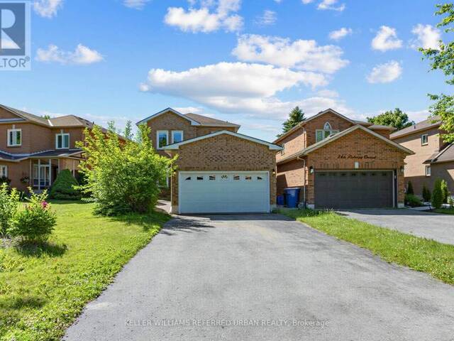 350 PICKERING CRESCENT Newmarket Ontario, L3Y 8G7 - 3 Bedrooms Home For Sale