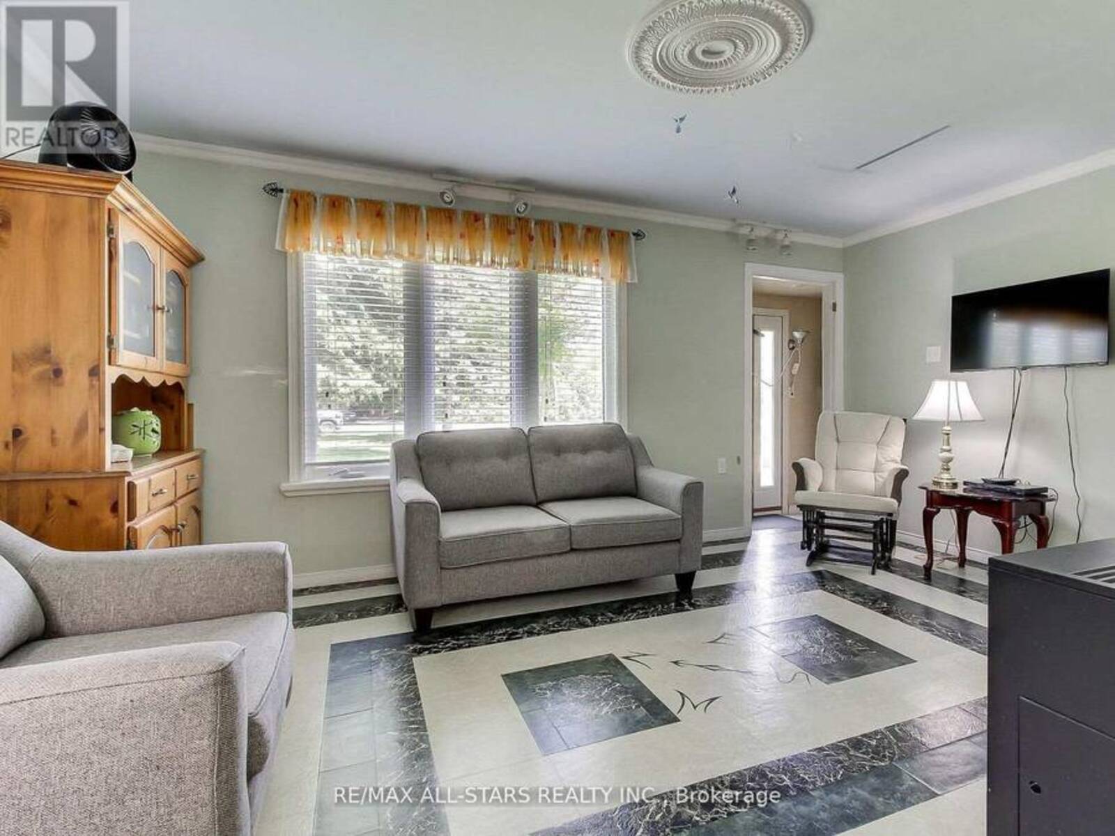 9 RIVERGLEN DRIVE, Georgina, Ontario L4P 2P9