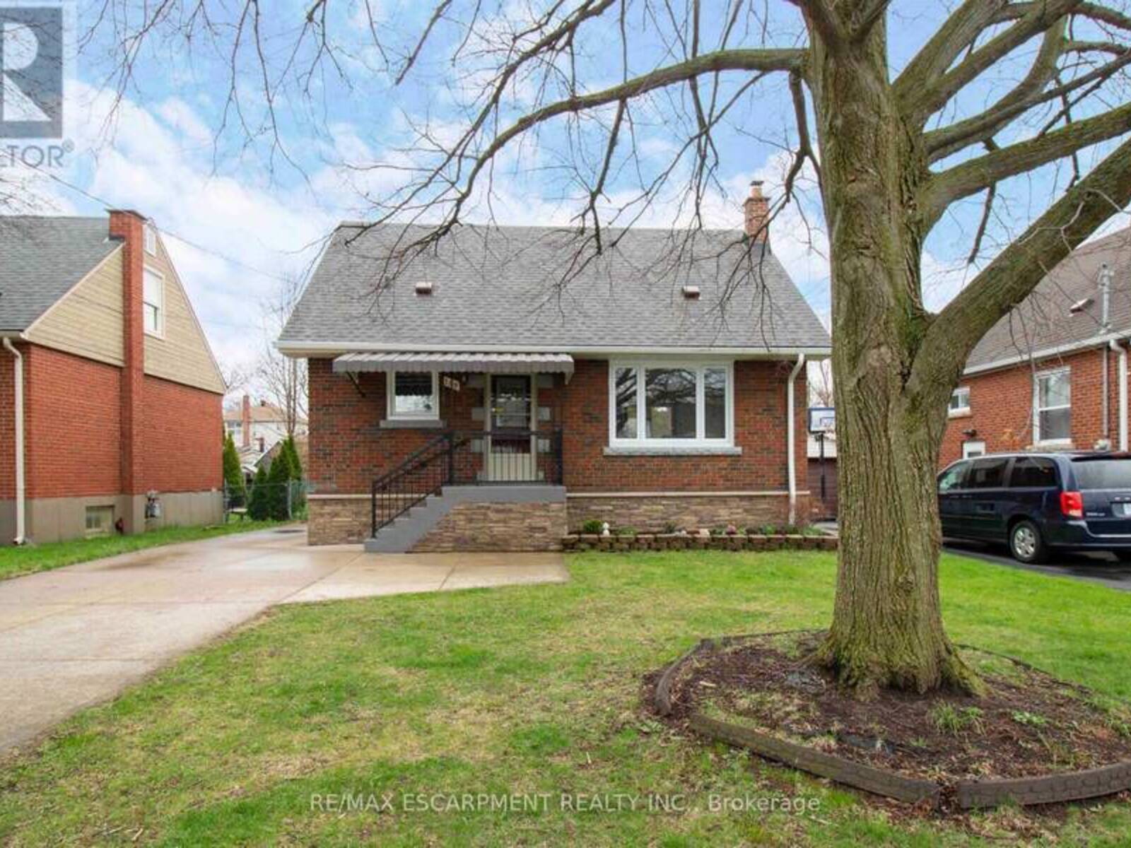 149 EAST 34TH STREET, Hamilton, Ontario L8V 3W7
