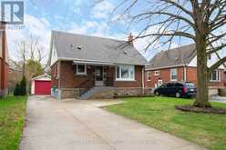 149 EAST 34TH STREET | Hamilton Ontario | Slide Image Three