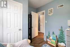 149 EAST 34TH STREET | Hamilton Ontario | Slide Image Nineteen