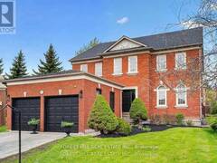 2 REGENT STREET Richmond Hill Ontario, L4C 9B3