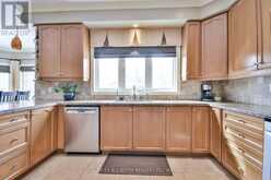 38 CAMELOT SQUARE | Barrie Ontario | Slide Image Nine