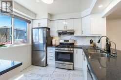 2097 MARINE DRIVE | Oakville Ontario | Slide Image Ten