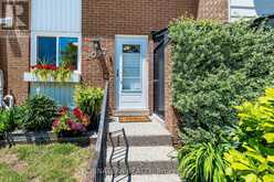 2097 MARINE DRIVE | Oakville Ontario | Slide Image Three