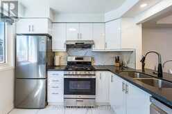 2097 MARINE DRIVE | Oakville Ontario | Slide Image Seven