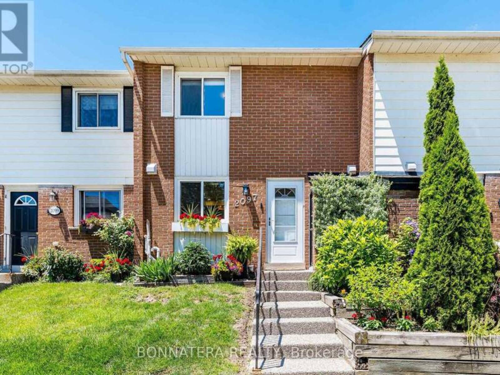 2097 MARINE DRIVE, Oakville, Ontario L6L 1B8