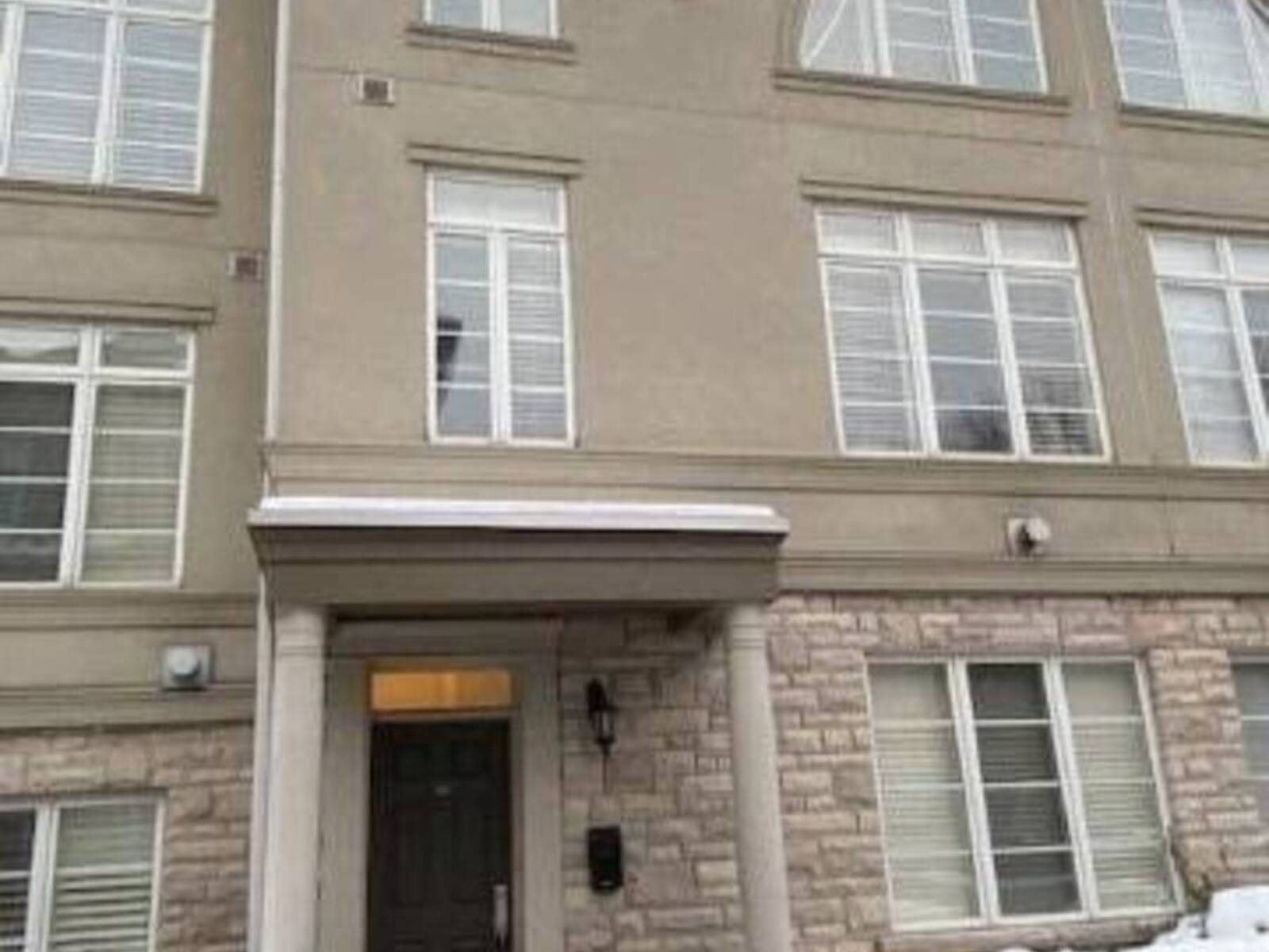302 - 51 YORK MILLS ROAD, Toronto, Ontario M2P 1B6