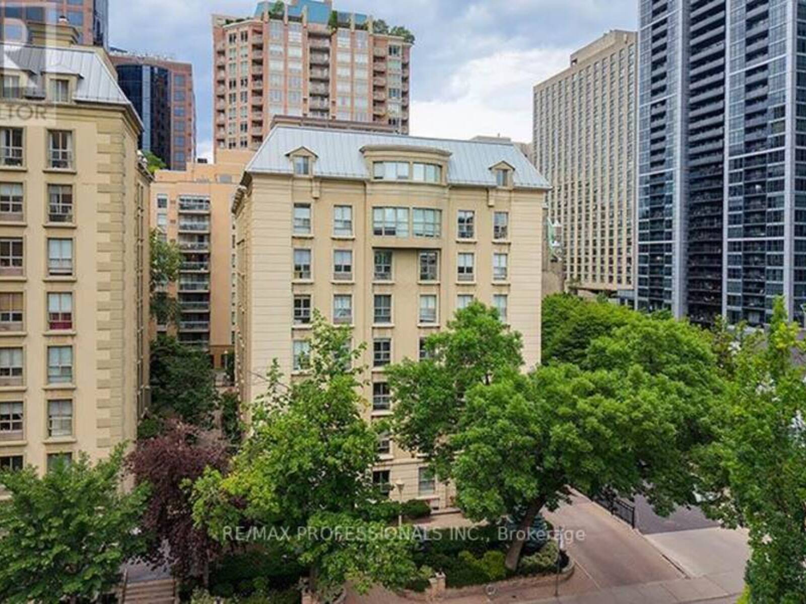 702 - 88 CHARLES STREET E, Toronto, Ontario M4Y 2W7