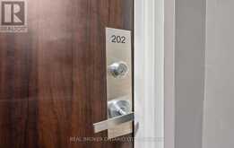 202 - 21 ELIZABETH STREET S | Richmond Hill Ontario | Slide Image Six