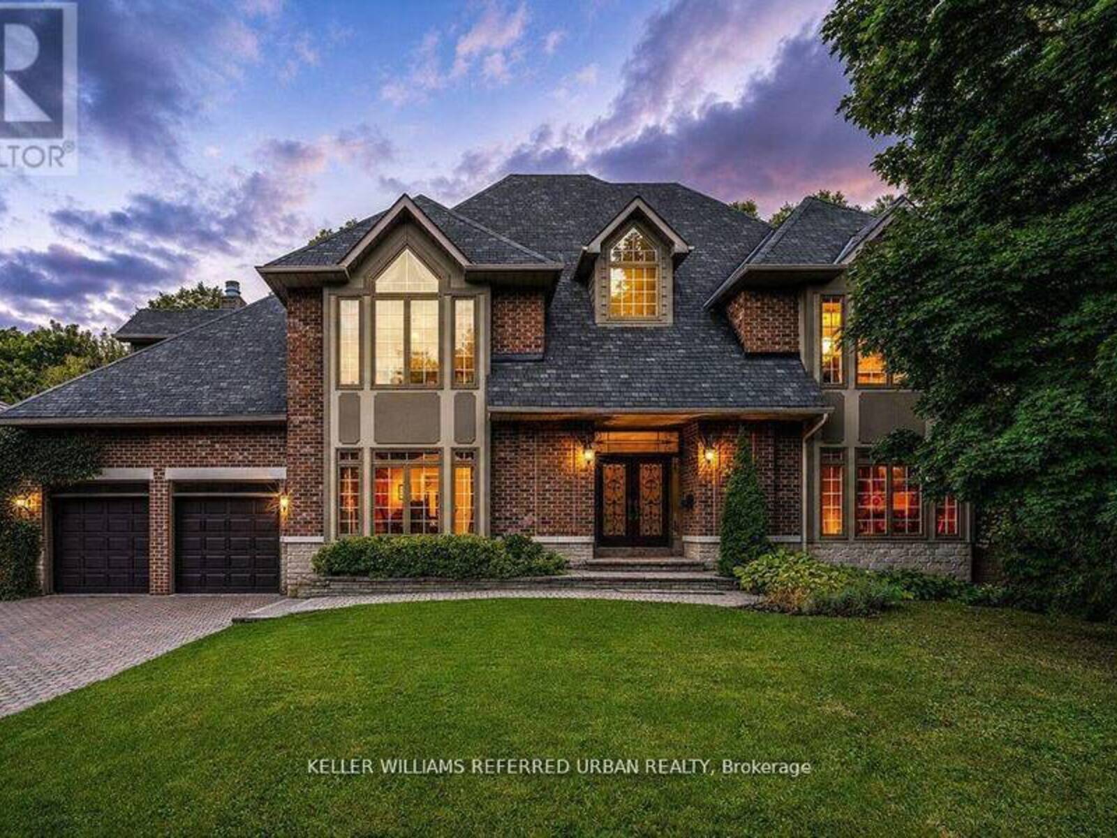 194 SHERWOOD PLACE, Newmarket, Ontario L3Y 8E5