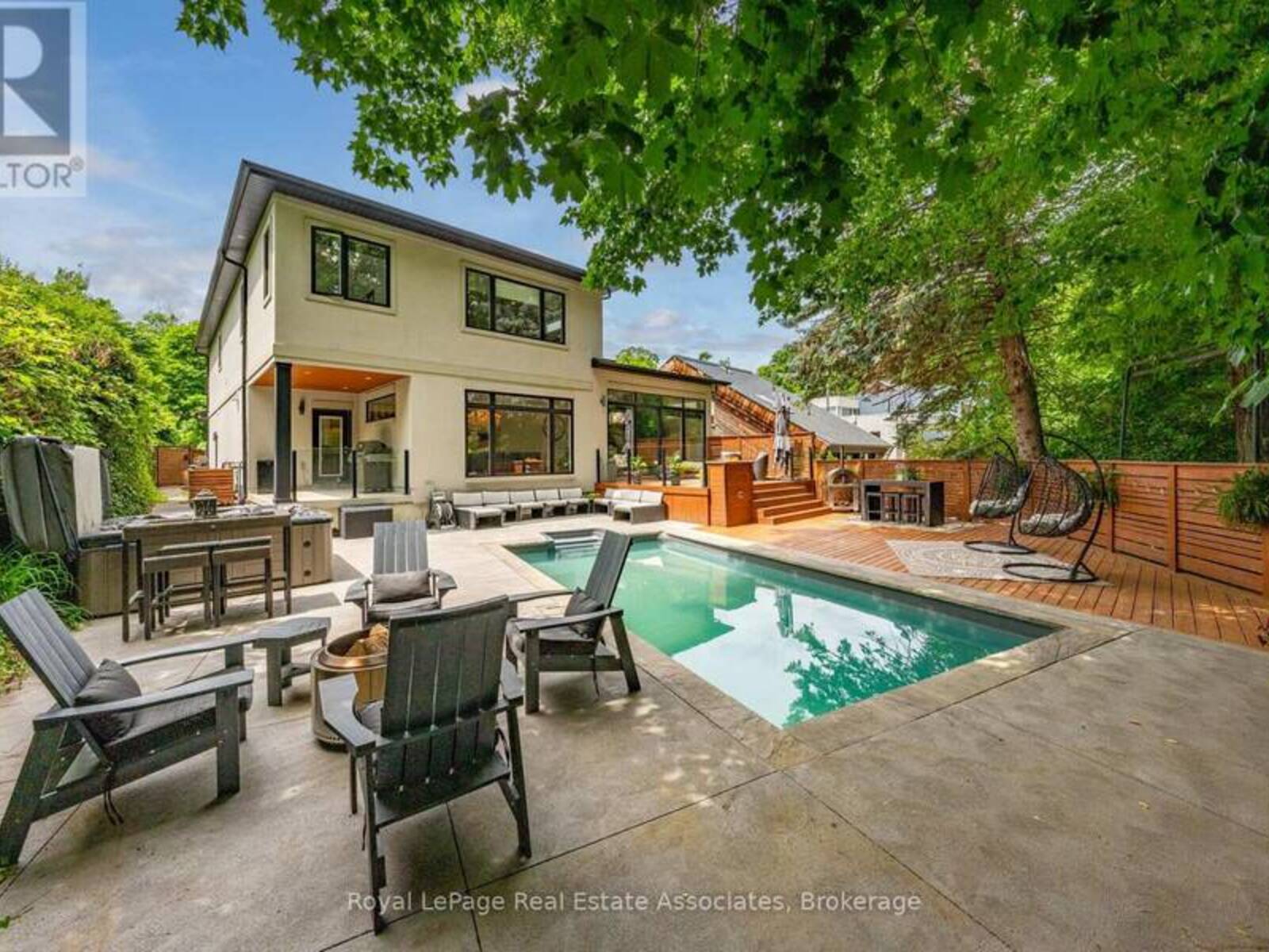 26 MARKET STREET, Halton Hills, Ontario L7G 3C1