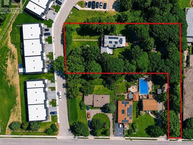 135 ELGIN STREET N Cambridge Ontario, N1R 5H6 - Multi-family Home For Sale