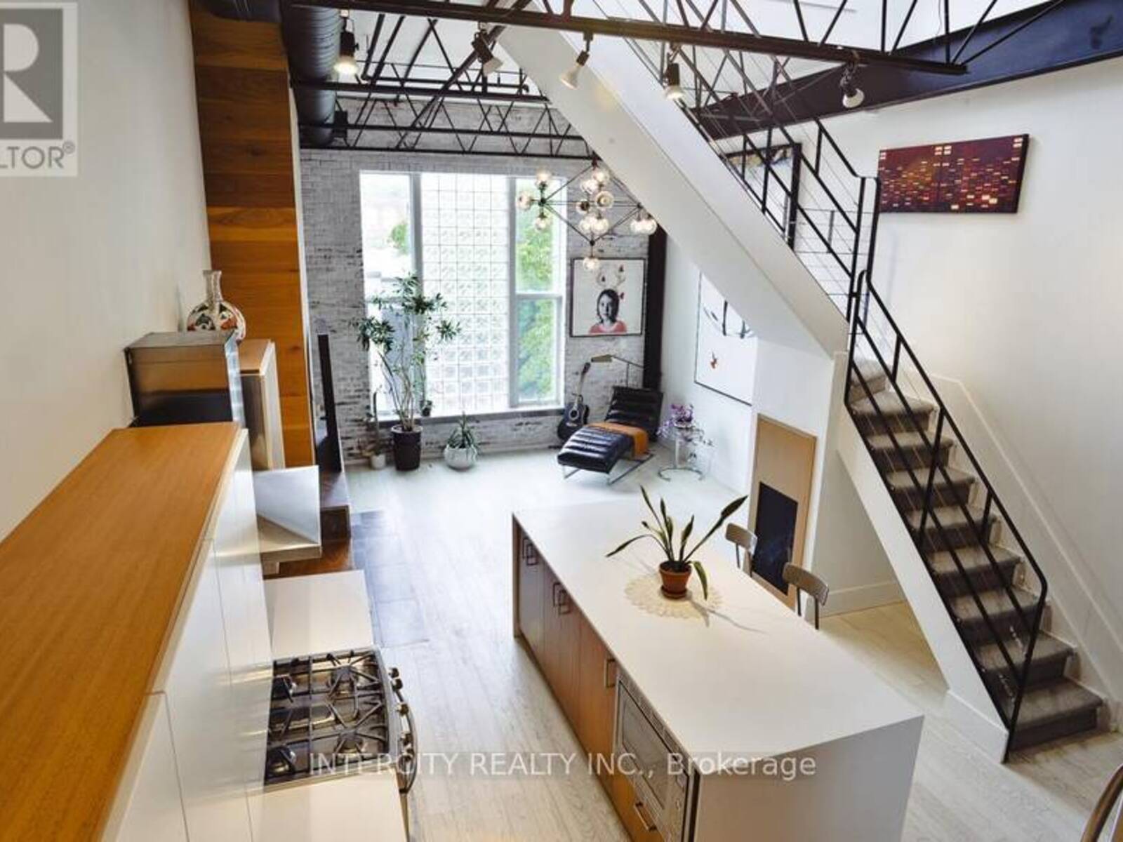 208 - 676 RICHMOND STREET W, Toronto, Ontario M6J 1C3