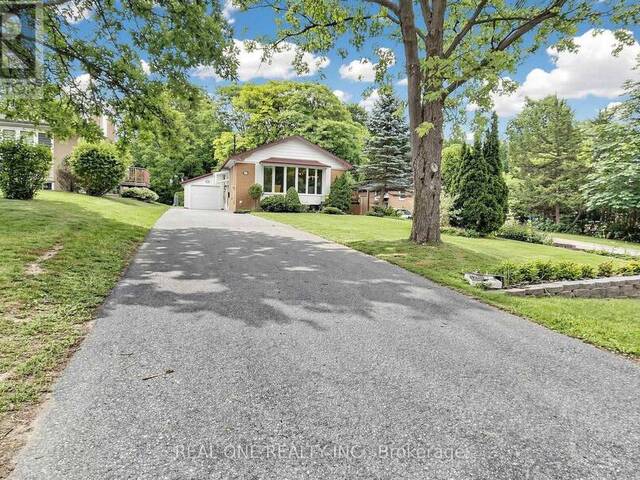 49 BAYVIEW PARKWAY Newmarket Ontario, L3Y 3W2 - 5 Bedrooms Home For Sale