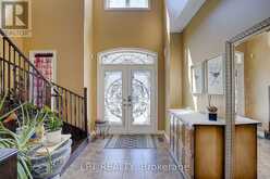 1168 MCTAVISH DRIVE | Newmarket Ontario | Slide Image Three