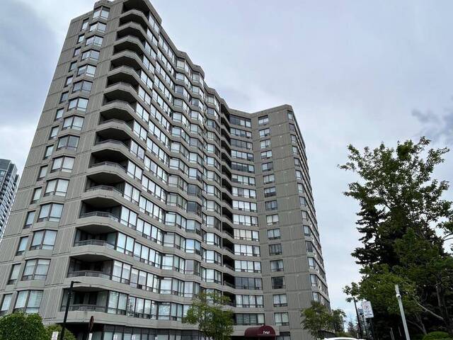 201 - 7460 BATHURST Vaughan Ontario, L4J 7K9 - 2 Bedrooms Condo For Sale