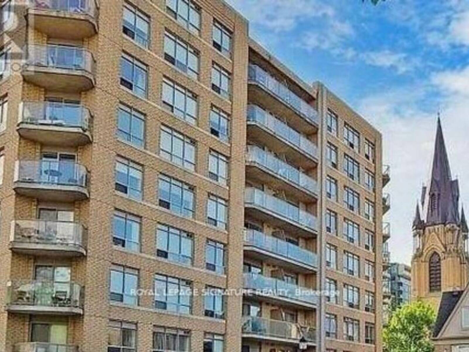 207 - 140 BATHURST STREET, Toronto, Ontario M5V 3N8