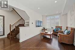 211 APPLETON COURT | Newmarket Ontario | Slide Image Twelve