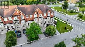 211 APPLETON COURT | Newmarket Ontario | Slide Image Four