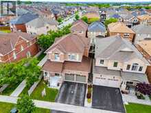 135 GLAD PARK AVENUE | Whitchurch-Stouffville Ontario | Slide Image Four