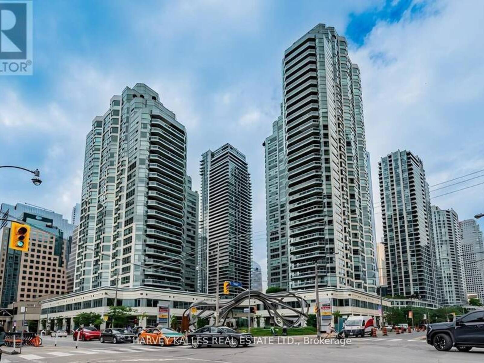 705 - 10 YONGE STREET, Toronto, Ontario M5J 1R4
