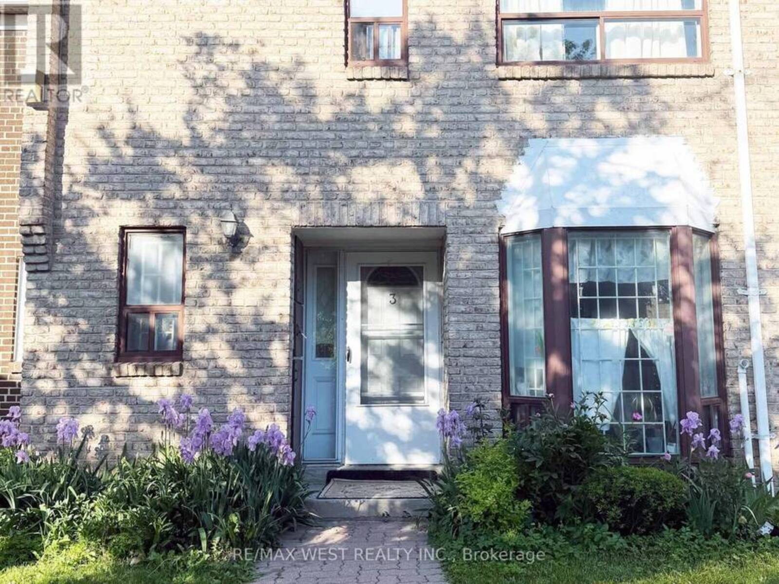 3 - 19 GOSFORD BOULEVARD, Toronto, Ontario M3N 2G7