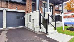 5 VERN ROBERTSON GATE | Uxbridge Ontario | Slide Image Four