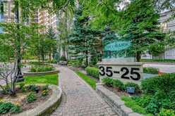 519 - 25 KINGSBRIDGE GARDEN CIRCLE W | Mississauga Ontario | Slide Image Five