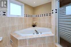 1086 HEDGE DRIVE | Mississauga Ontario | Slide Image Thirty
