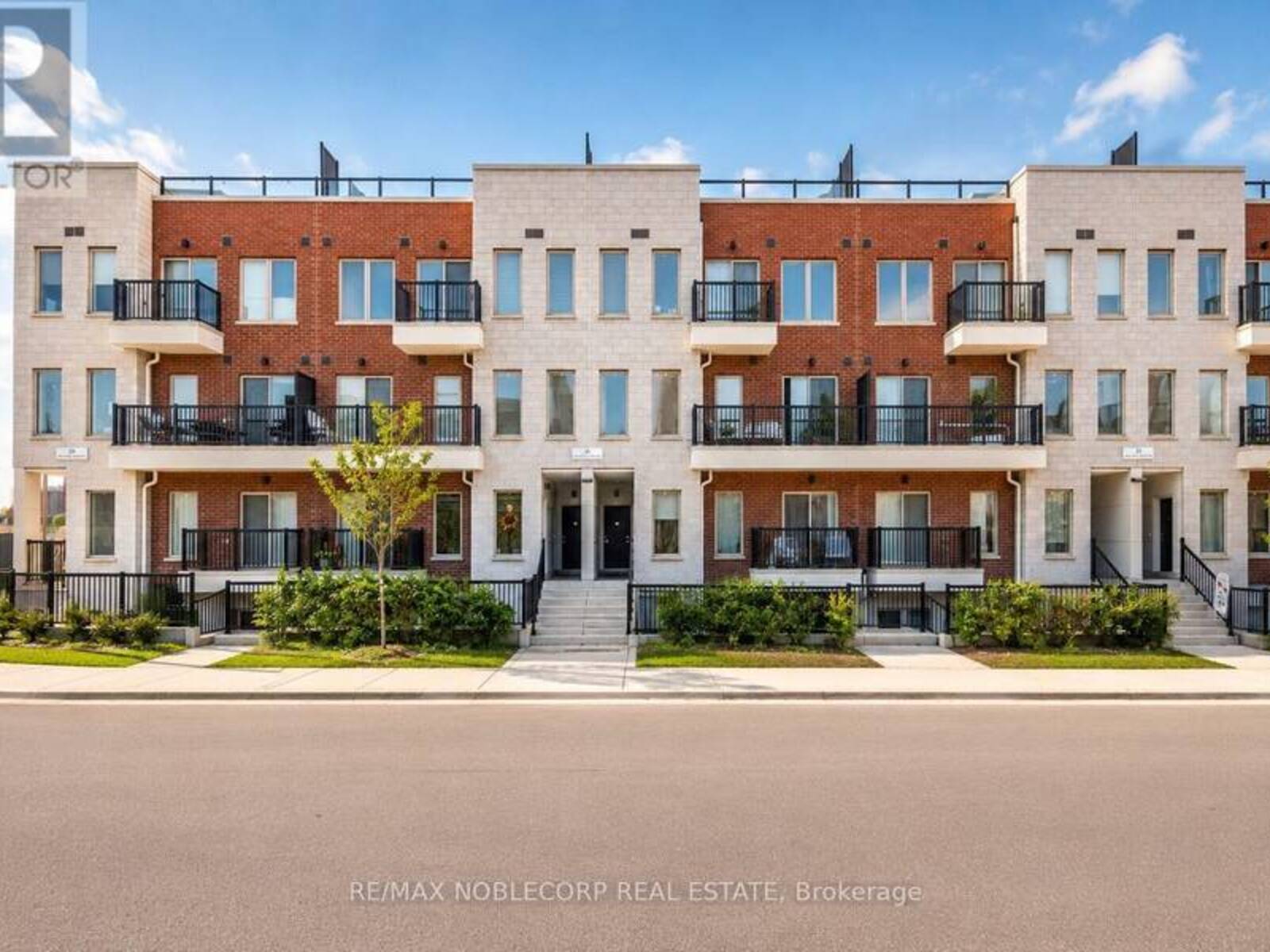 22 - 39 JOHN PERKINS BULL DRIVE, Toronto, Ontario M3K 0C3