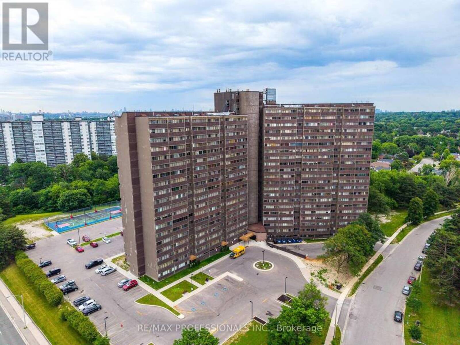1208 - 11 WINCOTT DRIVE, Toronto, Ontario M9R 2R9