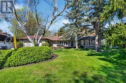 18 BRIAN CLIFF DRIVE | Toronto Ontario | Slide Image Five