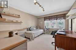 18 BRIAN CLIFF DRIVE | Toronto Ontario | Slide Image Eight