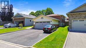 7570 NADIA COURT | Niagara Falls Ontario | Slide Image Four