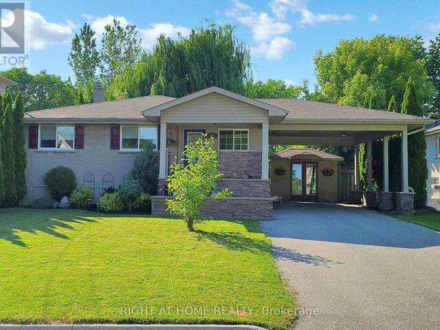 907 FOURTH STREET Mississauga Ontario, L5E 1J8 - 4 Bedrooms Home For Sale